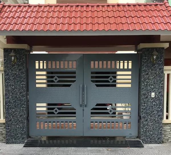 Mẫu cổng sắt 2 cánh sang trọng, đẳng cấp