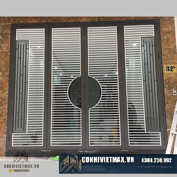 Mẫu cổng sắt 4 cánh ấn tượng