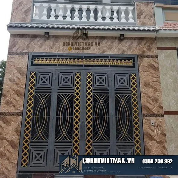 Mẫu cổng sắt 4 cánh độc đáo