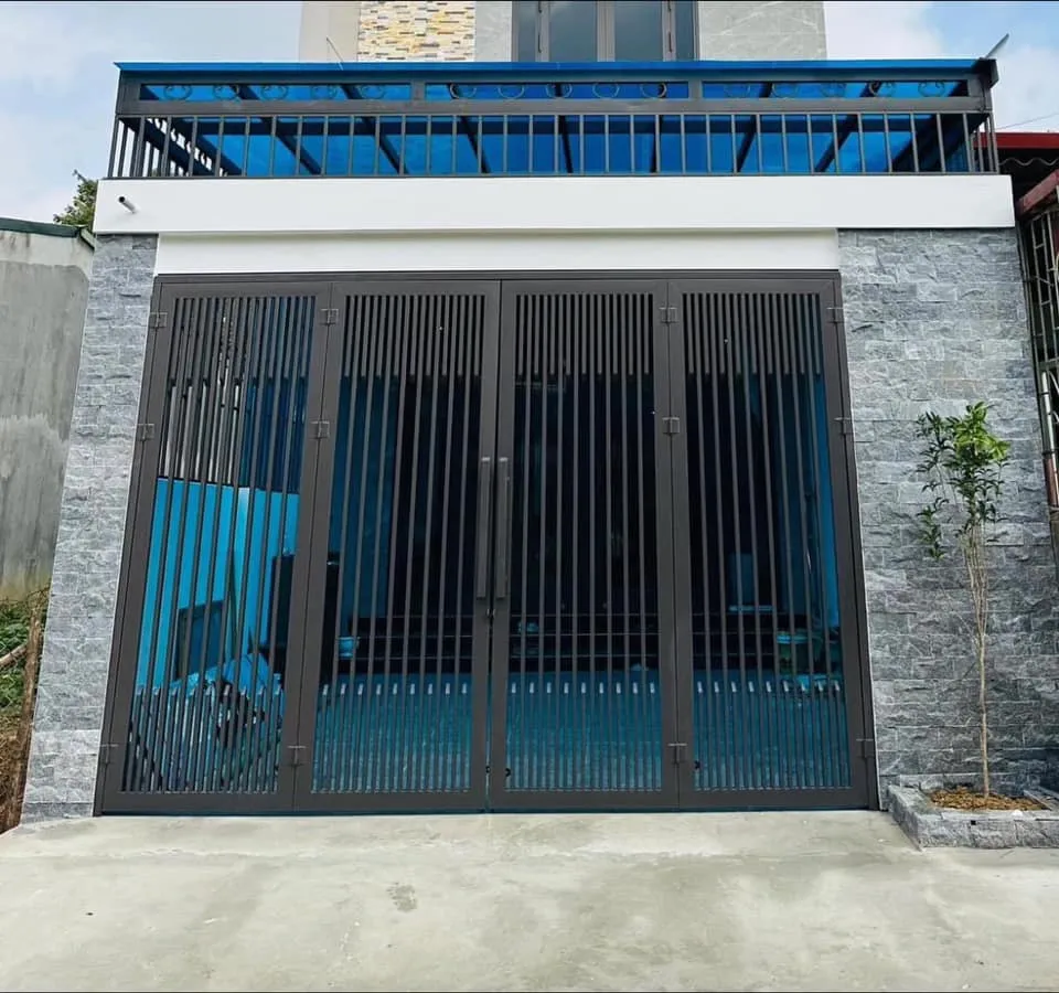 Mẫu cổng sắt 4 cánh đẹp