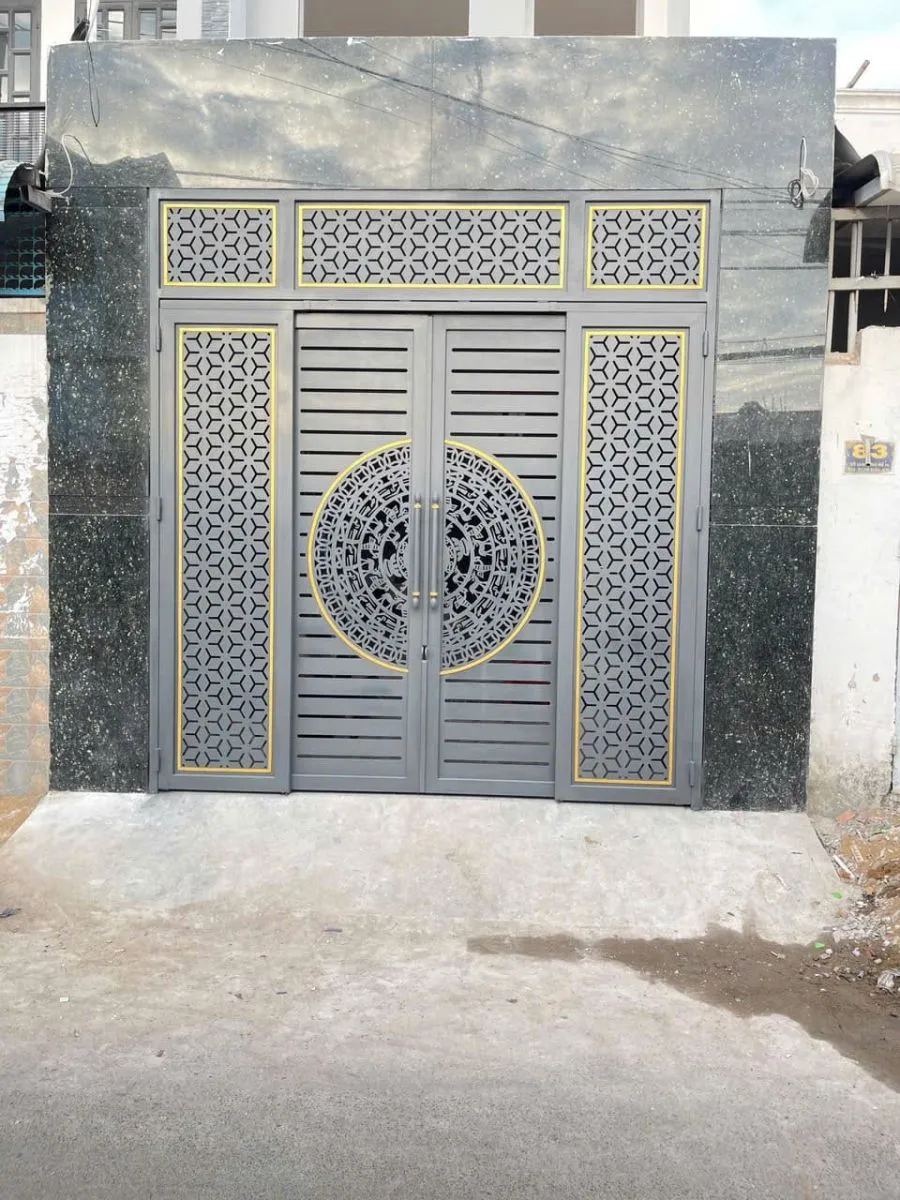 Mẫu cổng sắt 4 cánh hiện đại 2026