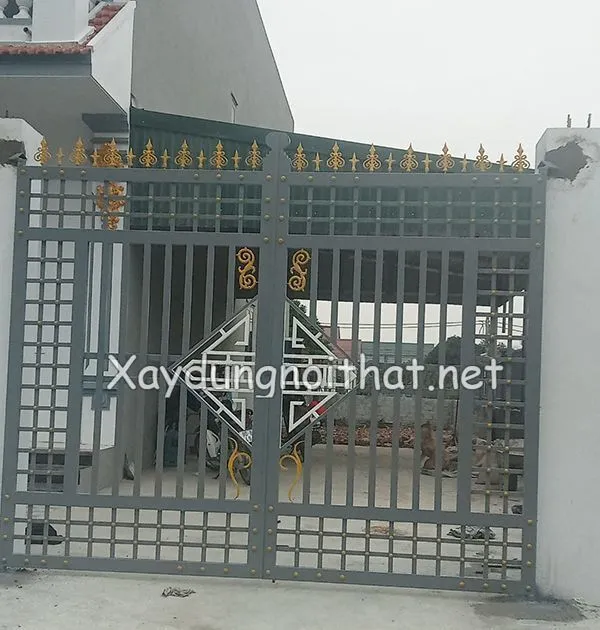 Mẫu cửa cổng sắt 2 cánh nhà cấp 4 đơn giản