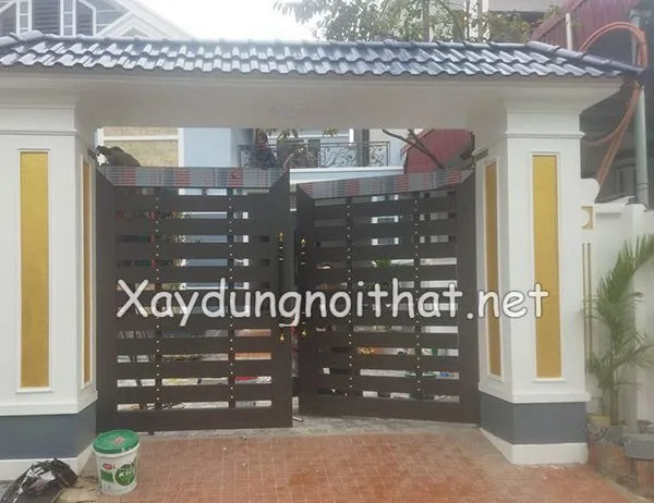 Mẫu cửa cổng sắt 2 cánh đẹp nhà biệt thự