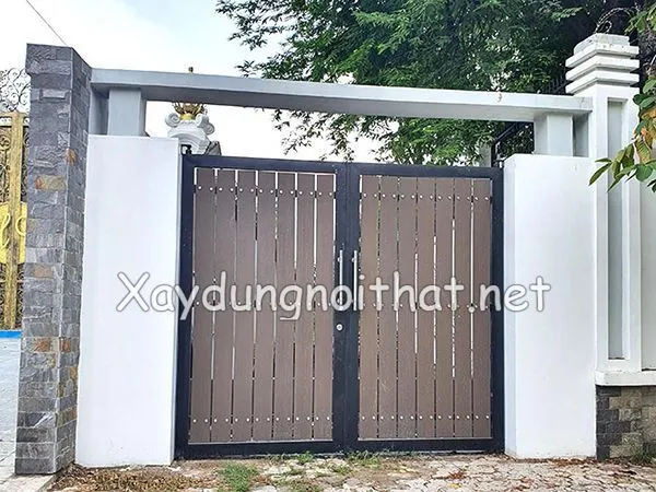 Mẫu cửa cổng sắt 2 cánh đơn giản, hiện đại