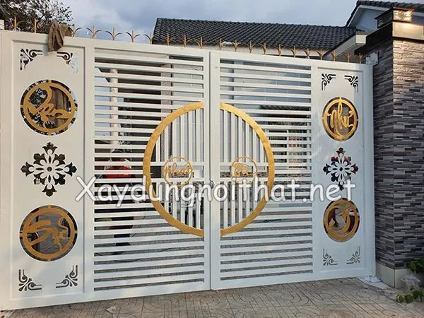 Mẫu cửa cổng sắt 2 cánh đẹp, hiện đại cho nhà phố