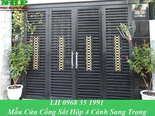 Mẫu cửa cổng sắt hộp 4 cánh được thiết kế sang trọng
