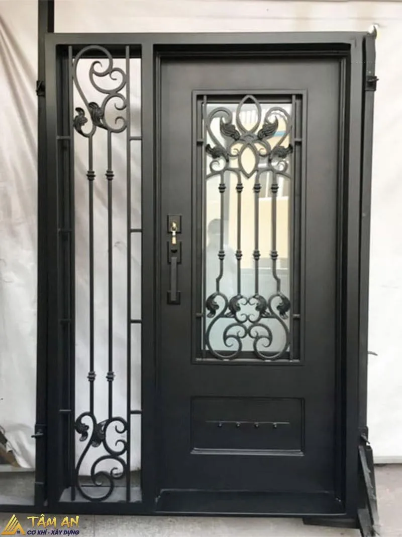 Mẫu cửa sắt được sử dụng làm cửa cổng tại các dãy phòng trọ