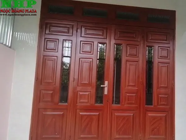 Mẫu cửa sắt 4 cánh sơn giả gỗ cao cấp