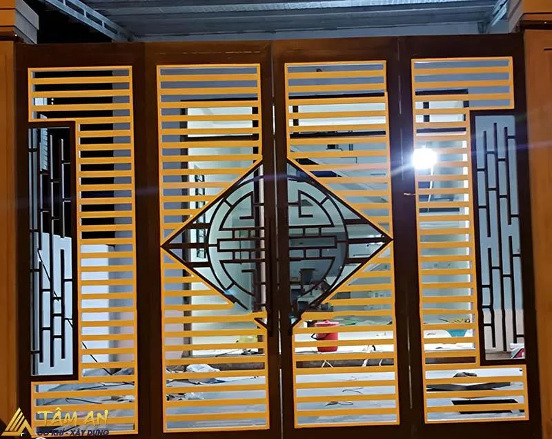 Thiết kế cửa sắt 4 cánh theo phong cách hiện đại