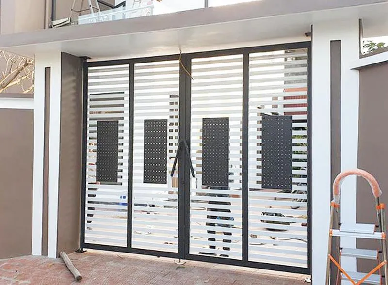 Mẫu cửa sắt gấp 4 cánh (11)