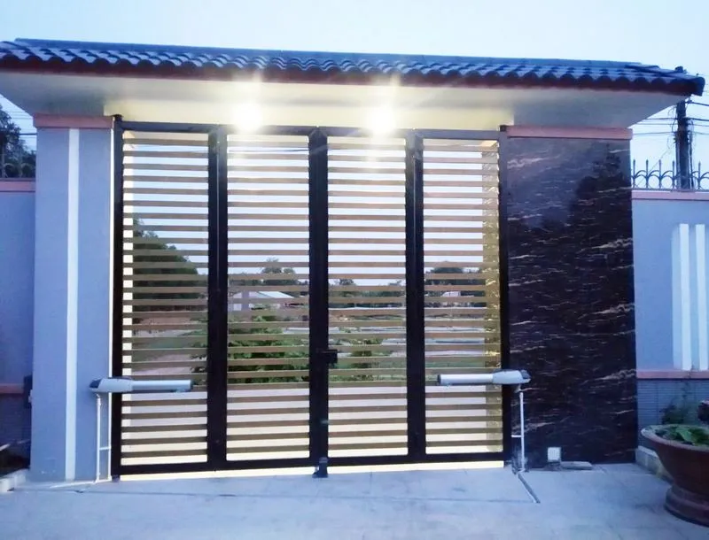 Mẫu cửa sắt gấp 4 cánh (14)