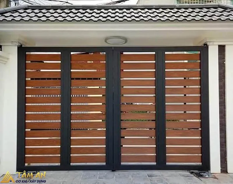 Nếu muốn trang trí không gian nhà ở, bạn có thể tham khảo mẫu cửa sắt giả gỗ trên