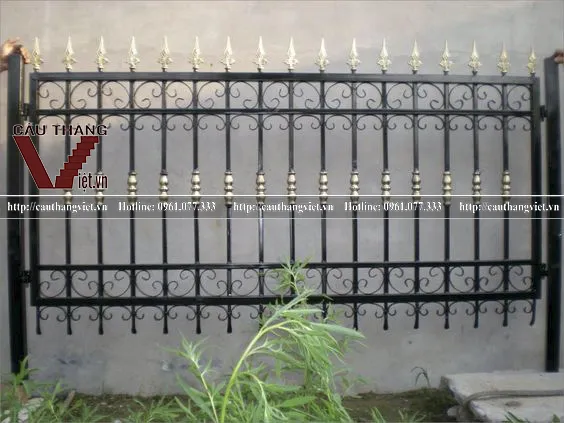 Mẫu hàng rào sắt mỹ thuật đơn giản 2