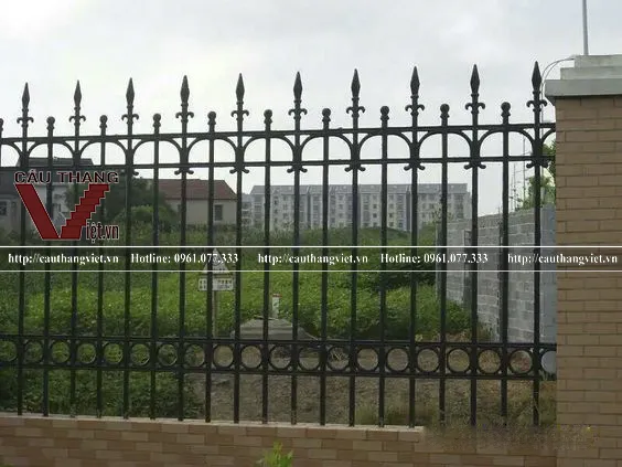 Mẫu hàng rào sắt mỹ thuật đơn giản 6