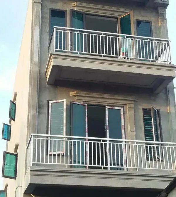 mau lan can inox ban cong 1