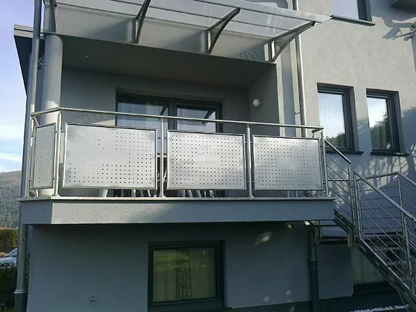 mau lan can inox ban cong 3