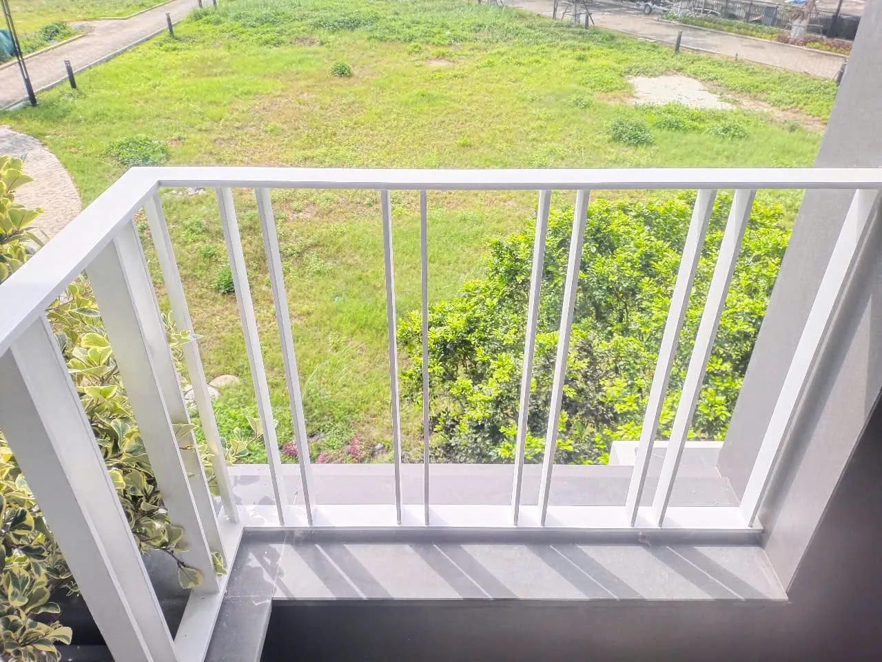 Lan can sắt ban công dễ lau chùi, sử dụng lâu dài