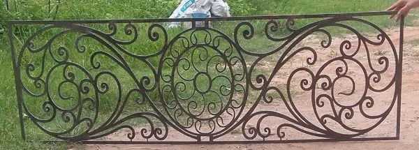 Mẫu lan can sắt CNC với họa tiết hoa lá tinh xảo