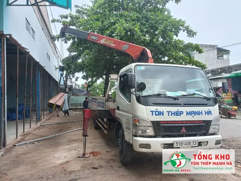 Miễn phí vận chuyển khi mua thép hộp 40x80 mạ kẽm Hòa Phát tại tôn thép Mạnh Hà