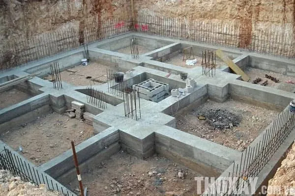 Hình ảnh minh họa kỹ thuật đổ bê tông móng băng