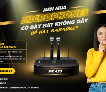 Microphones đang được sử dụng để hát karaoke