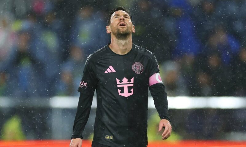 Bàn Mặt Đá Chân Sắt Thanh Lý: Thông Tin Chi Tiết & Cơ Hội Sắm Đồ Giá Tốt