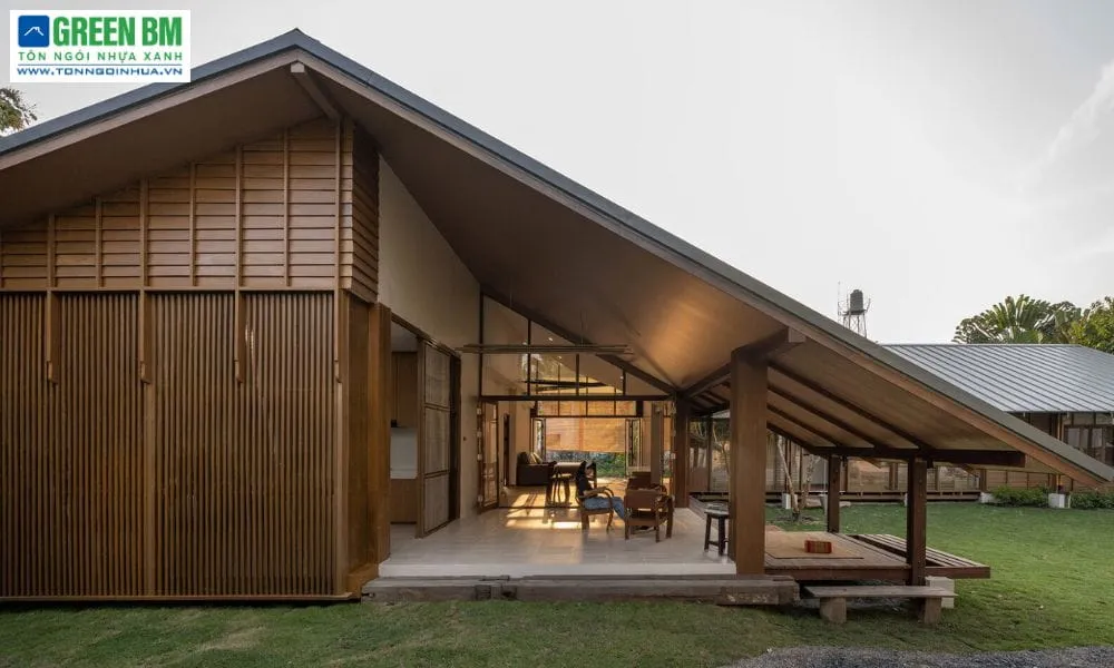 Mẫu nhà cấp 4 khung sắt mái tôn mái thái