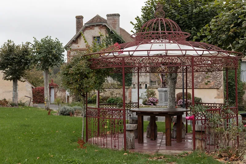 Ưu điểm của nhà chòi sắt sân vườn