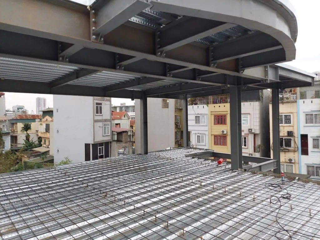Nhà thép cao tầng kết hợp sàn deck