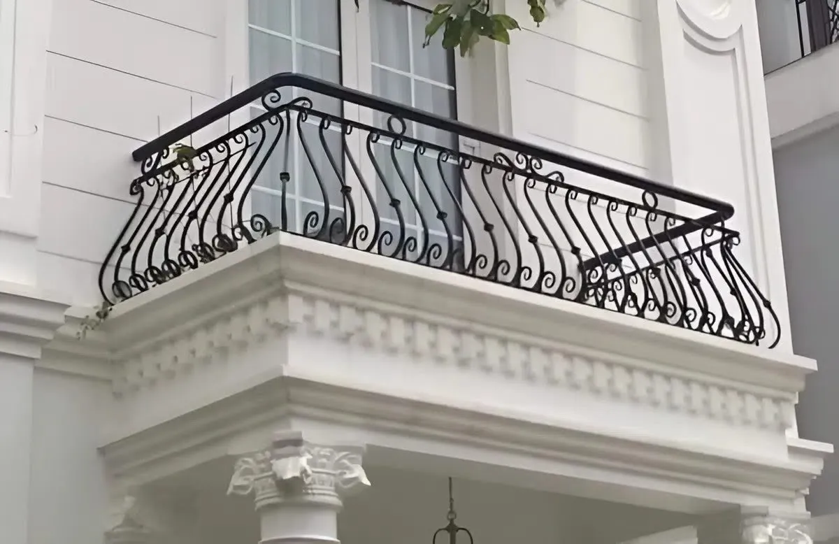 Lan can sắt ban công đẹp và bền chắc