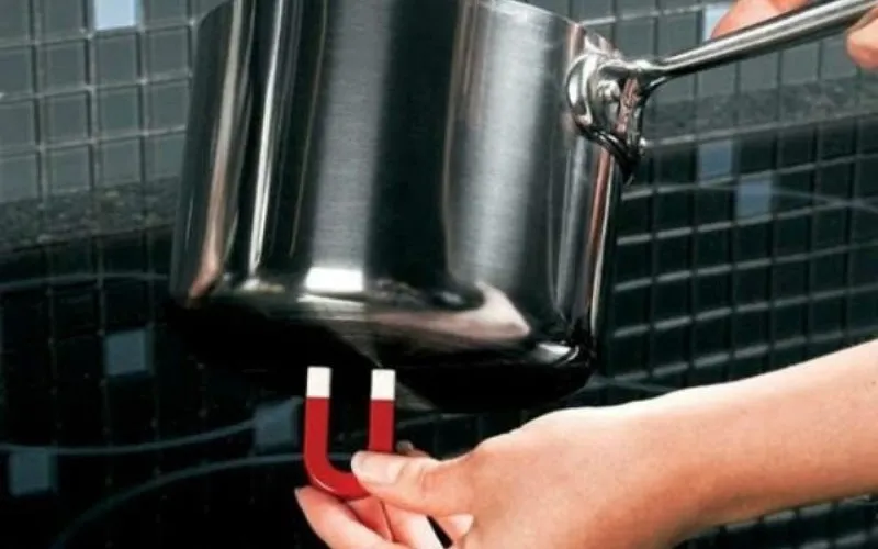 Kiểm tra nồi bằng nam châm