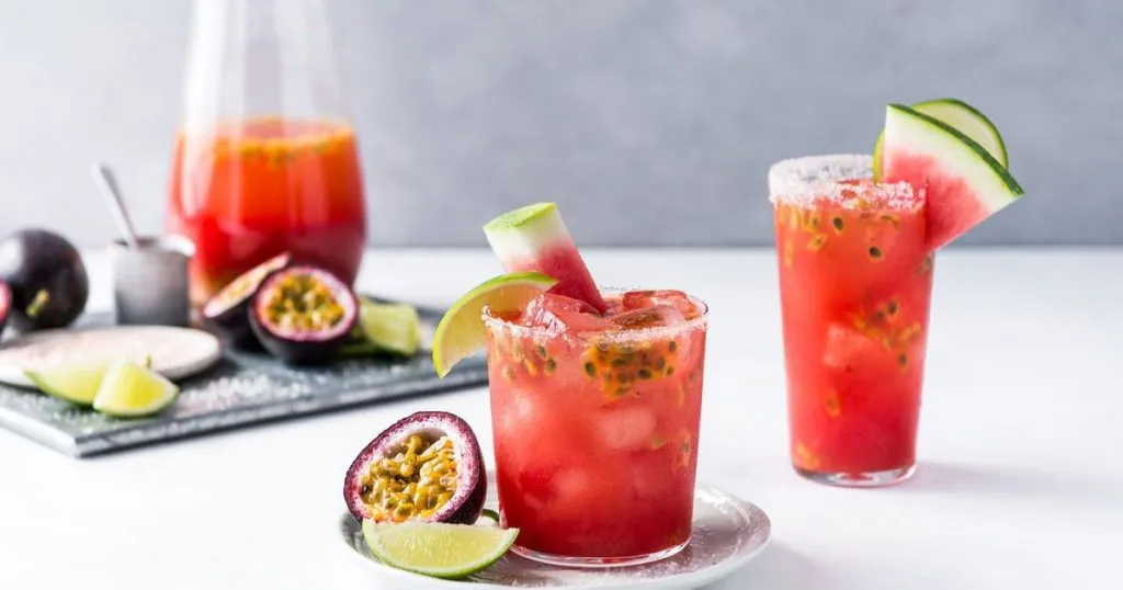 Nước ép chanh dây và dưa hấu