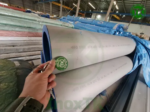 Ống inox công nghiệp SUS304 và SUS316 có độ bền cơ học và hóa học nổi bật