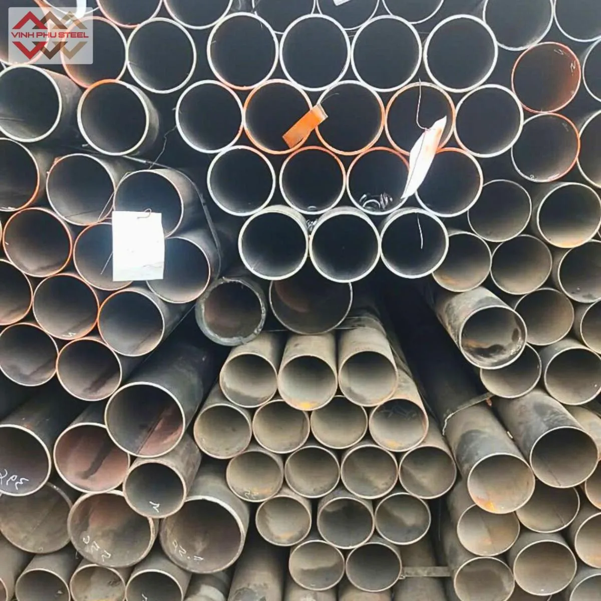 ống sắt đen phi 90