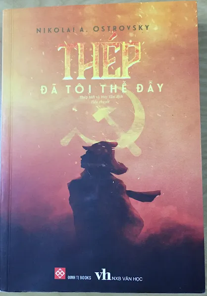 Chàng trai Pavel trong khung cảnh sách