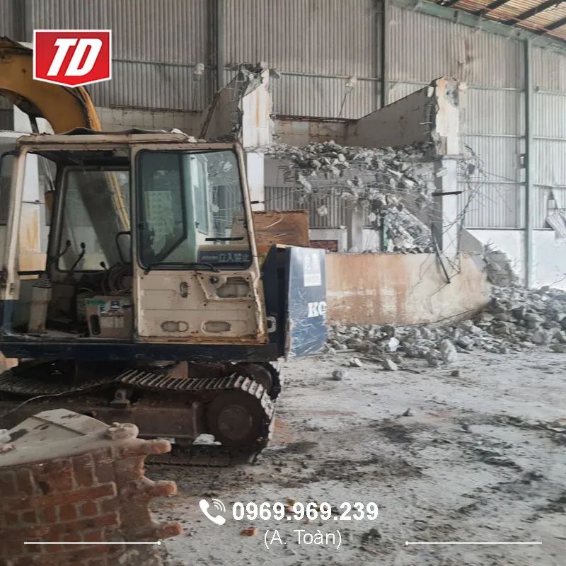 Phá dỡ nhà xưởng – phá bê tông khối lớn tại TPHCM