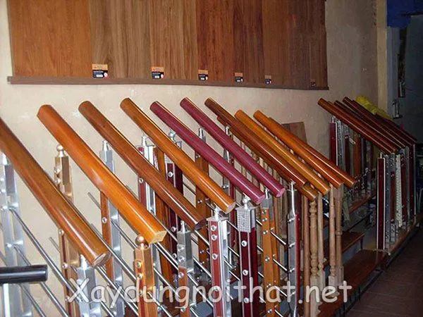 Tay vịn cầu thang kính