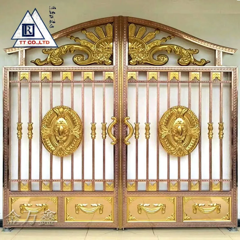 Mẫu cổng inox mạ vàng tinh tế, sang trọng