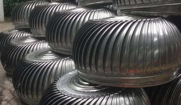 Thiết bị quả cầu thông gió được lắp đặt thực tế trên mái nhà xưởng nhằm tối ưu luồng không khí