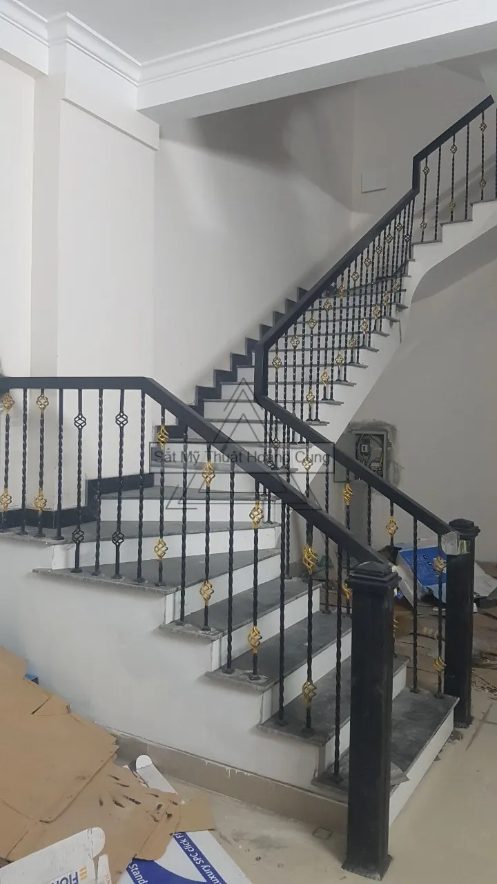 Cầu thang sắt mỹ thuật đơn giản đẹp 18