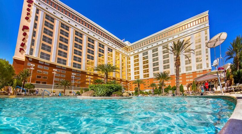 # Giá Tủ Sắt Đựng Quần Áo 4 Cánh: Thông Tin Chi Tiết & Bảng Giá Cập Nhật