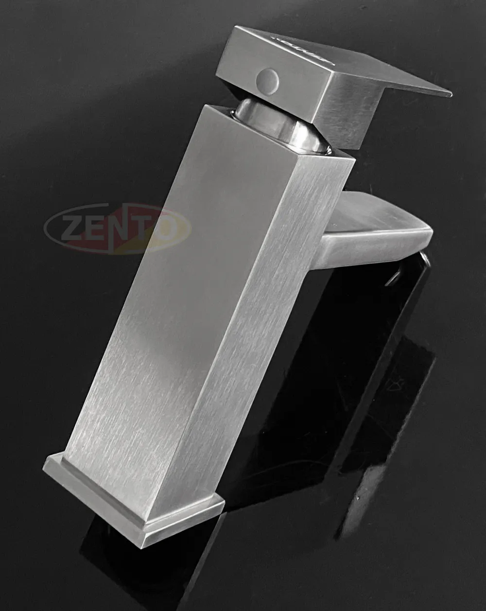 Thân vòi chắc chắn, không rung lắc khi sử dụng