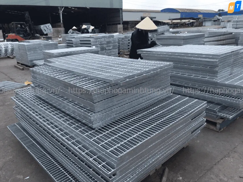 Táấm sàn grating máạ kẽẽm nhúúng nóóng
