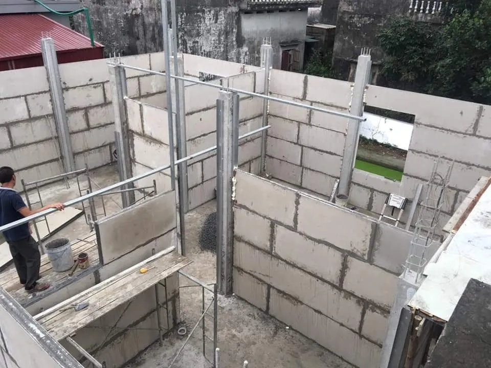 VÃ¡ch tÆ°á»ng báº±ng táº¥m bÃ´ tÃ´ng nháº¹