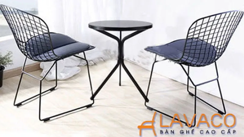 Bộ bàn ghế sắt tròn, nhỏ gọn cho ban công