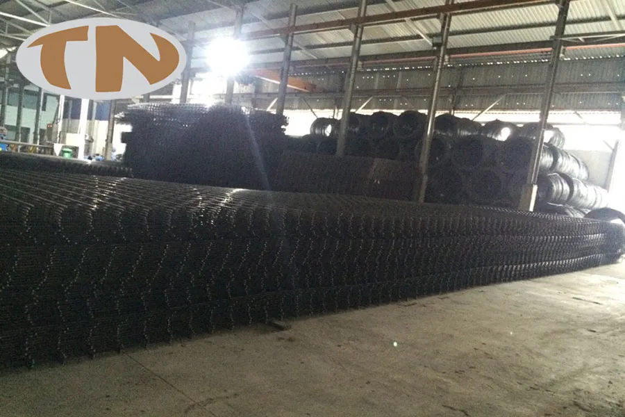 Vận chuyển lưới thép hàn đến dự án xây dựng hạ tầng cảng biển