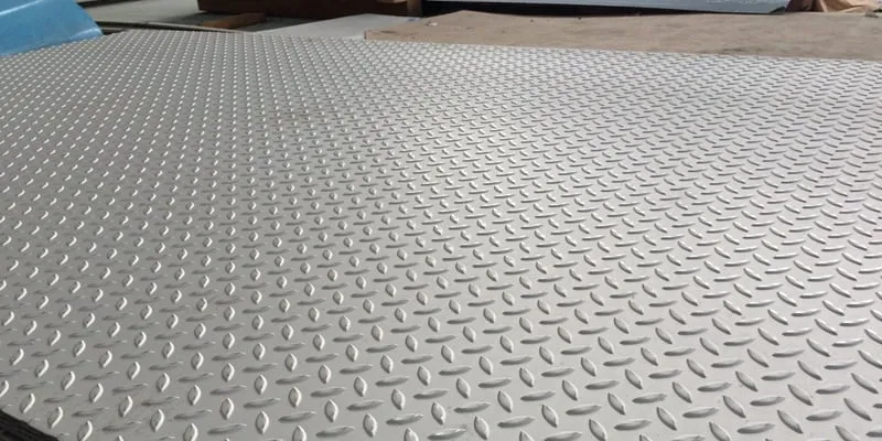 Thép tấm nhám hay thép tấm gân chống trượt