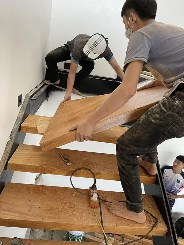 Mẫu lan can cầu thang sắt đẹp