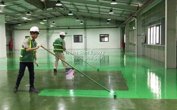 Thi công sơn epoxy hệ lăn 3 lớp