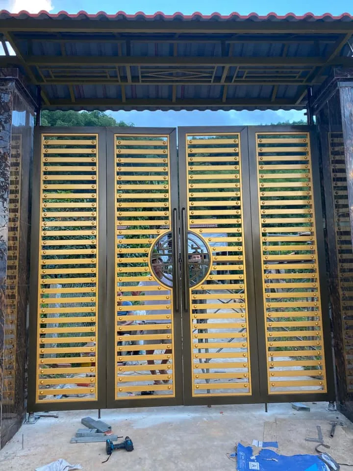 Thiết kế cổng sắt 4 cánh tinh tế, đẳng cấp
